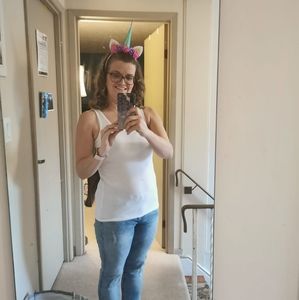 Meet your Posher, Caitlin